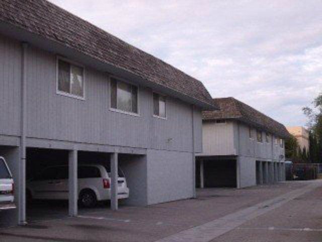 2nd image of 43 Plaza Cir