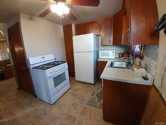 3rd image of 108 Norman Ave