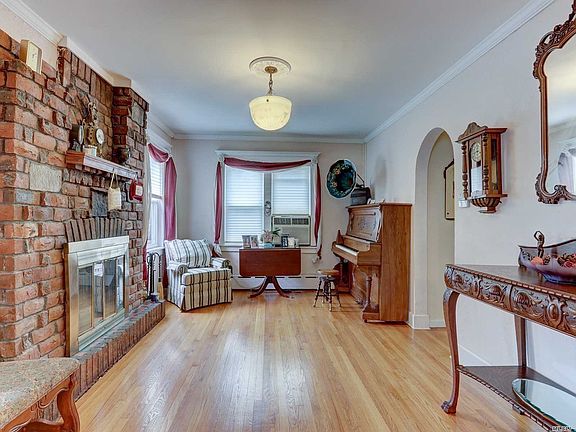 4th image of 1591 Hawthorne St