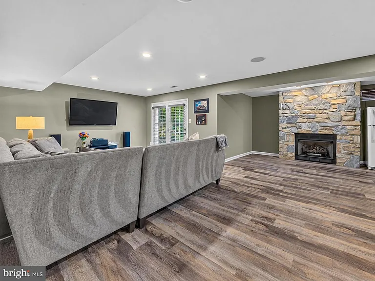 8147 Cancun Ct — Photo 42