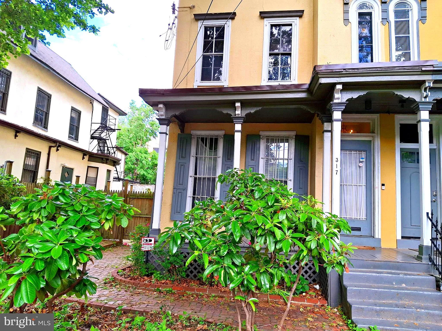 3 bed, $2,700 — Photo 2