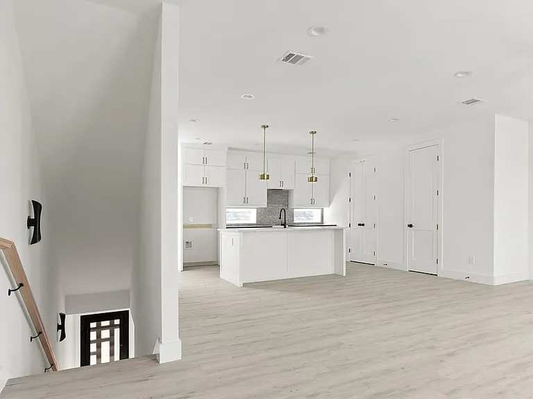 4711 Sylvester St #1 — Photo 11