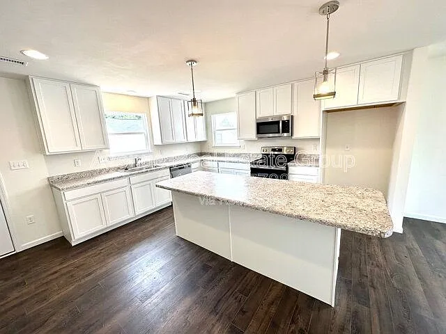 5587 Walden Ridge Dr — Photo 7