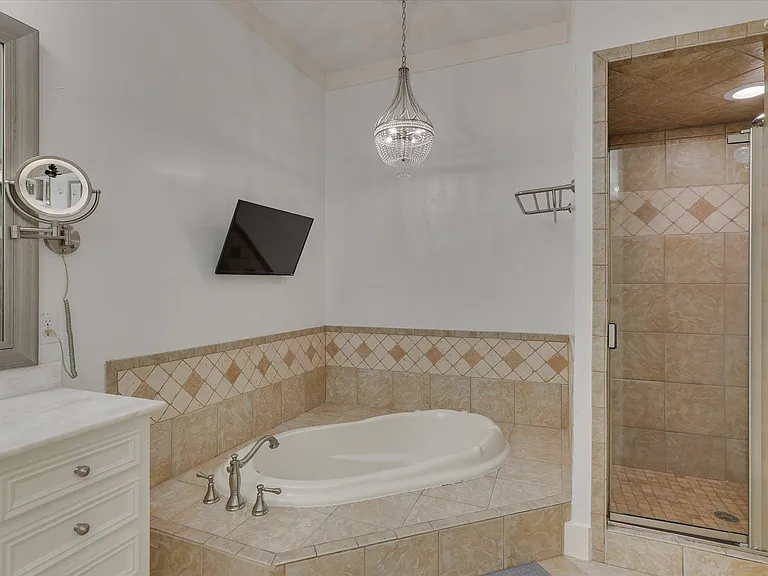 6507 Clubhouse Cir — Photo 24