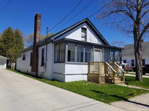 612 Oak St Manistique Mi 49854 Zillow