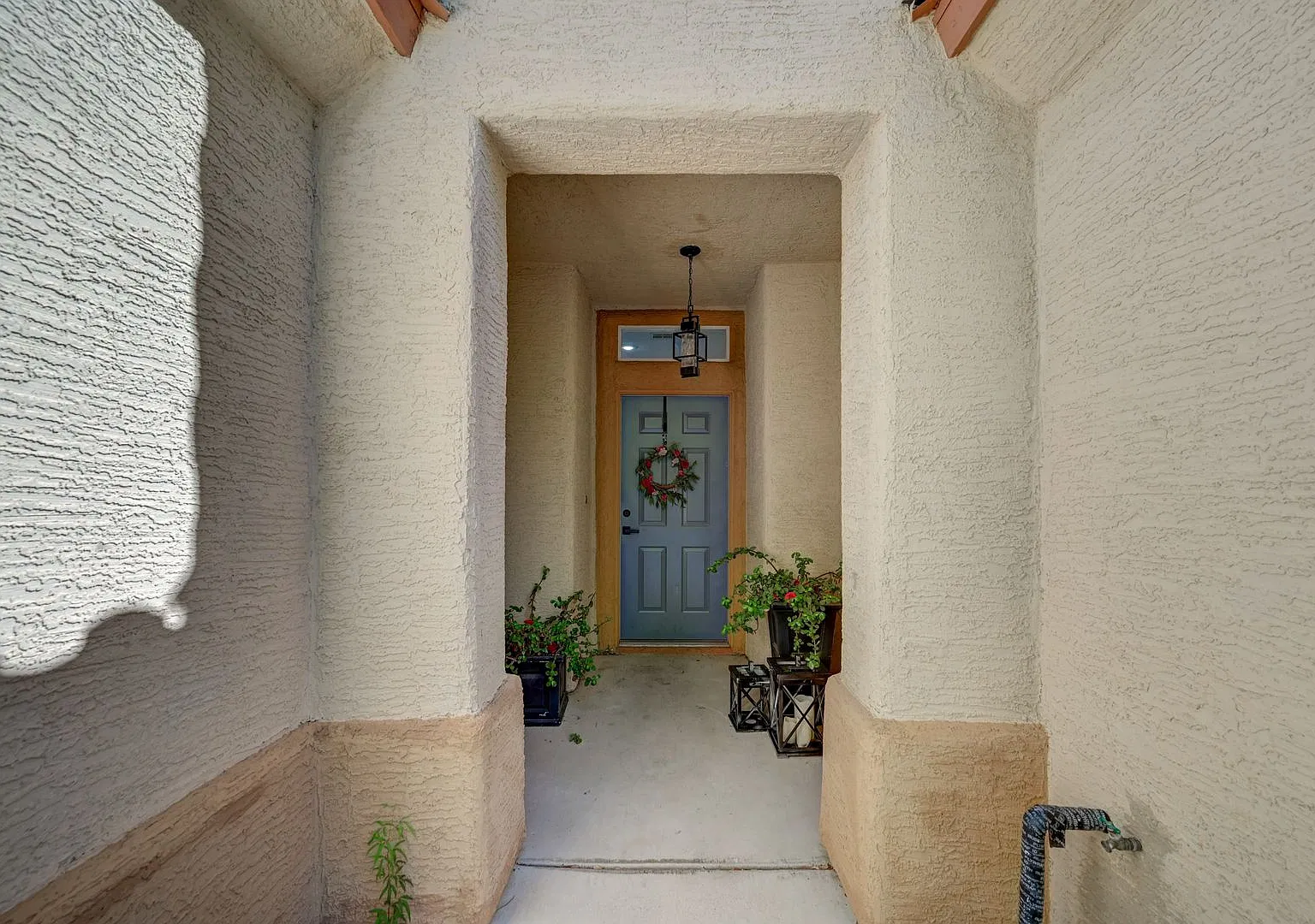 An inviting and serene single-story home — Photo 4