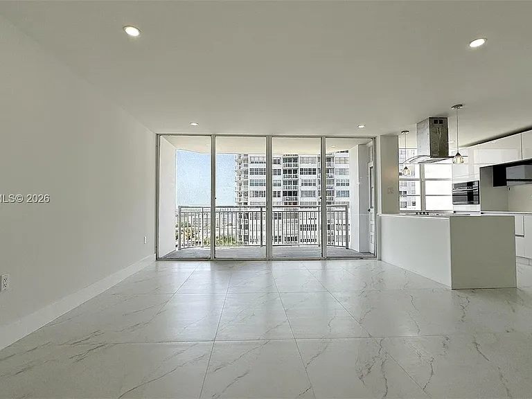 18061 Biscayne Blvd #1204 — Photo 6