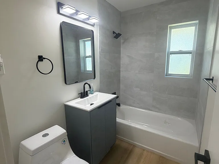 1235 Wilson St — Photo 13