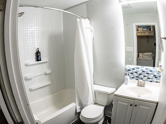 4th image of 721 S Salcedo St #721