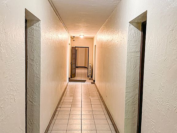 3rd image of 2646 Mayfield Rd #104