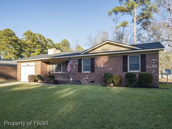 905 Hollydale Ln, Fayetteville, NC 28314
