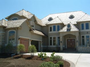 4111 W Lake Ave, Glenview, IL 60025