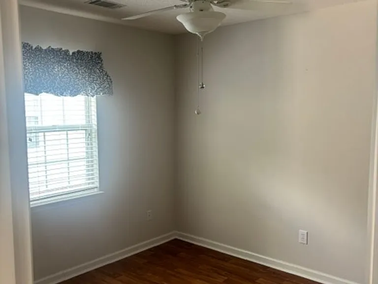 1014 Grasmere Dr — Photo 4