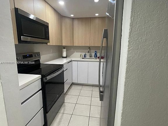 4th image of 4550 NW 9th St APT 102E