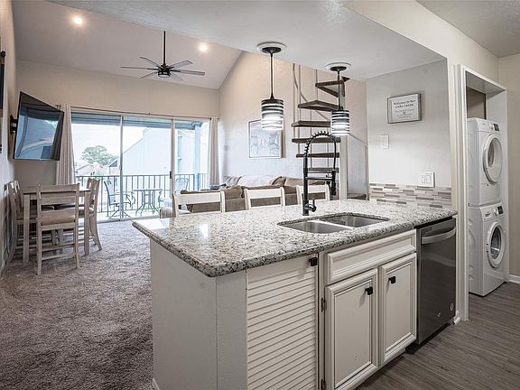 4th image of 12500 Melville Dr 338D