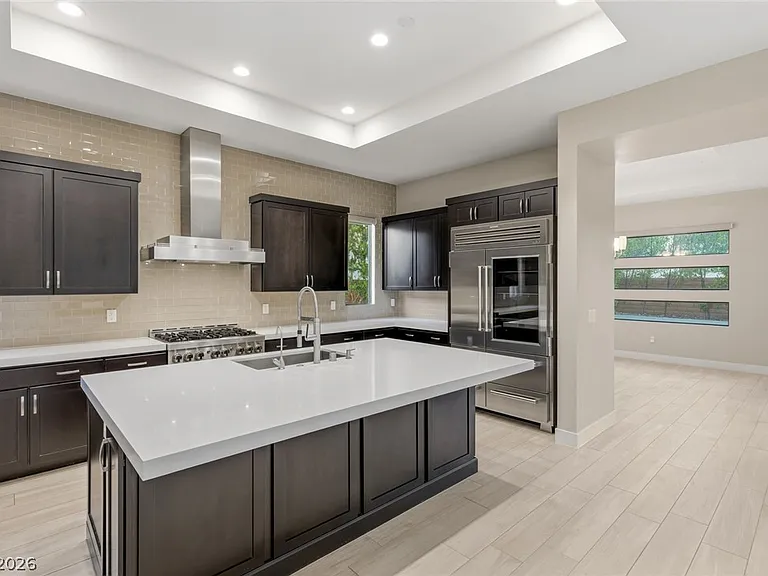 64 Grey Feather Dr — Photo 8