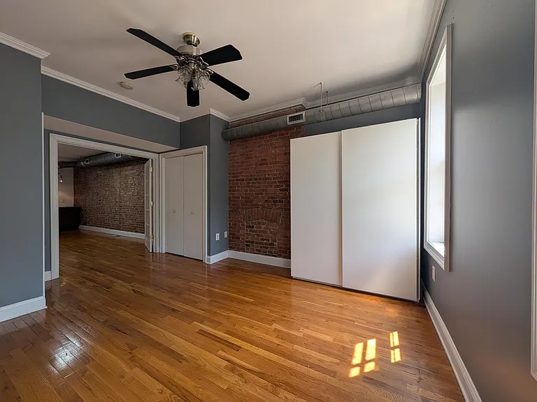 208 6th St #2R — Photo 11