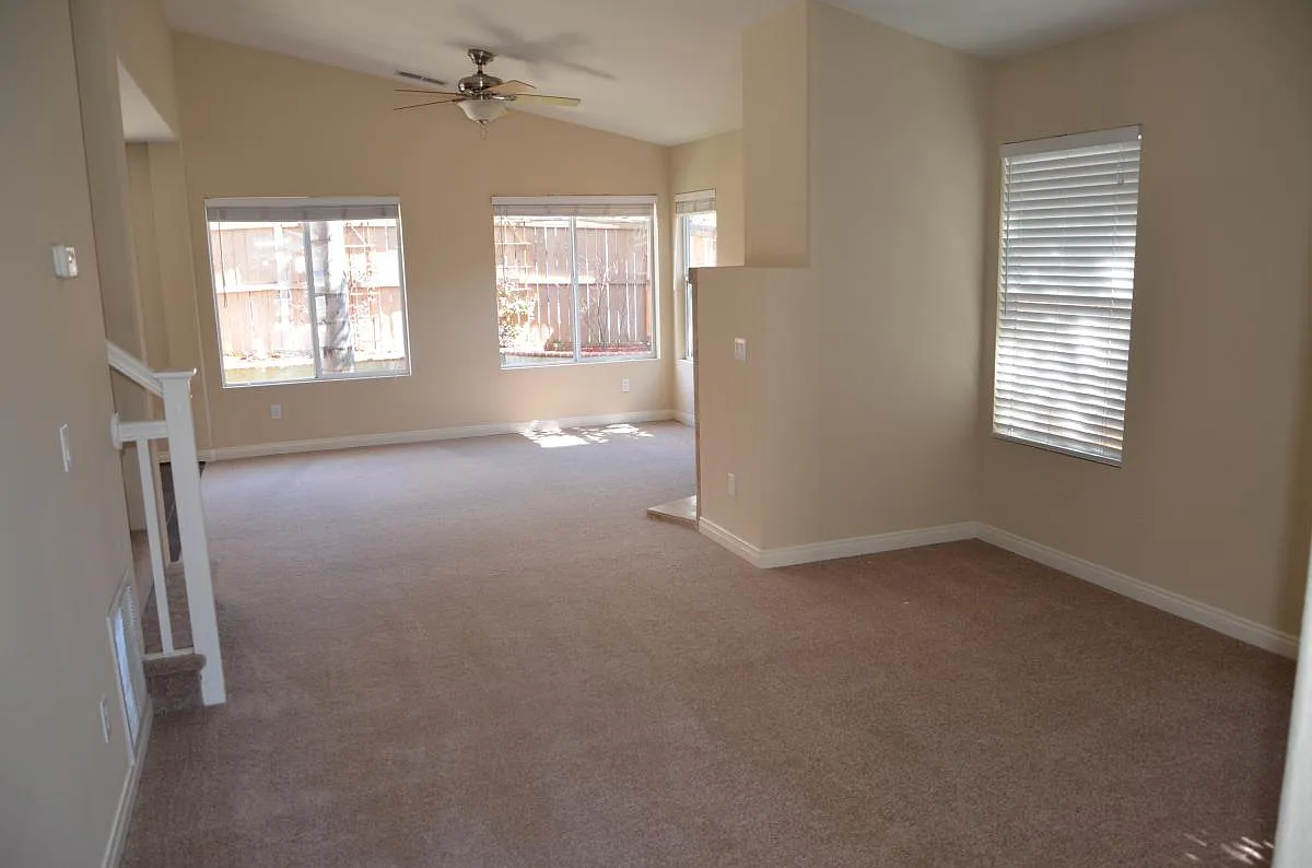 3 bed, 2.5 bath, 1532 sqft, $3,650 — Photo 2