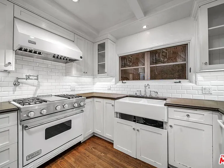 333 S Roxbury Dr — Photo 24
