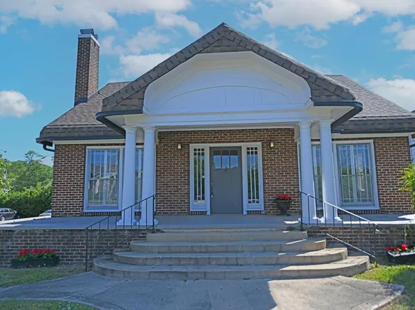 1007 Main St S, Greenwood, SC 29646