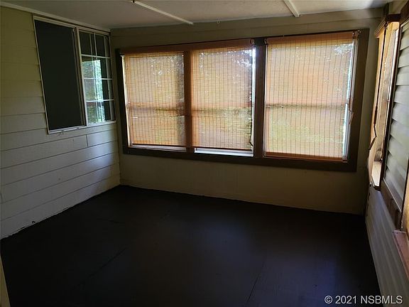 3rd image of 390 Warren Ave