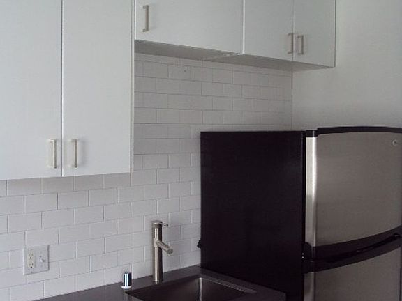 3rd image of 601 N Spaulding Ave #1