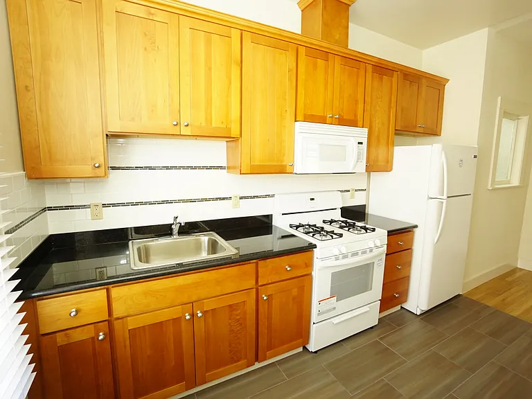Shattuck Apartments — Photo 31