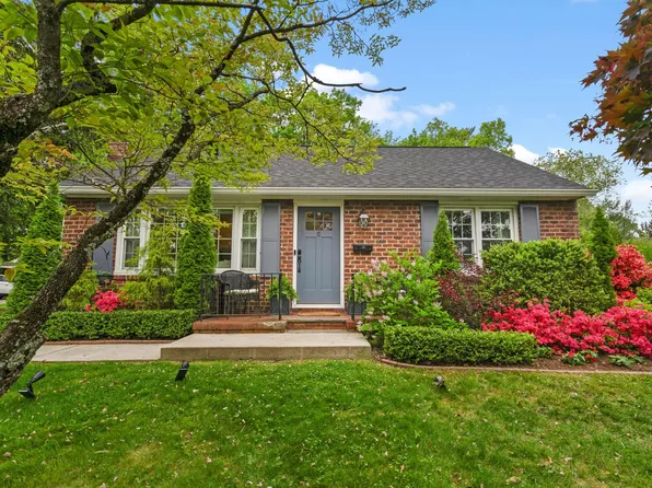 11 Fairview Avenue, Nanuet, NY 10954