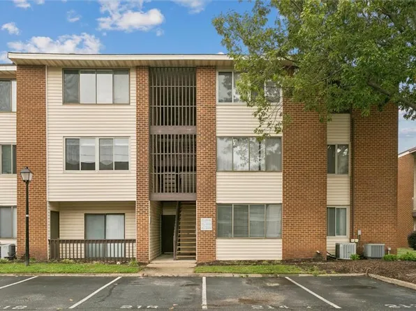 216 Pacific Dr, Hampton, VA 23666