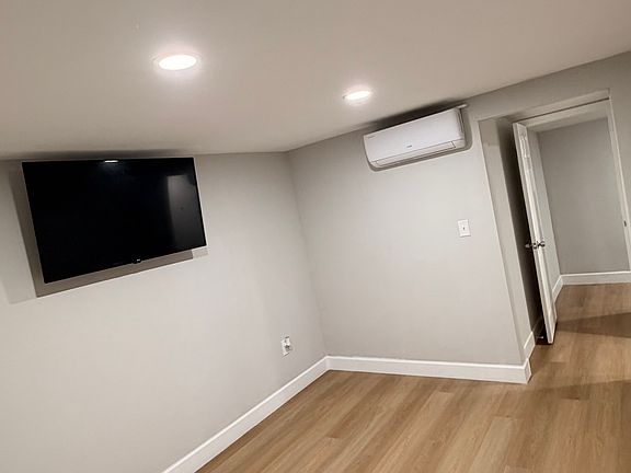 4th image of 4434 Bass St #1