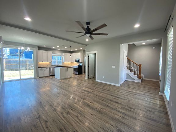 4th image of 303 S Atoka Ave