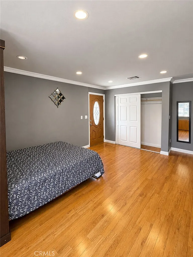 Studio, 400 sqft, $1,500 — Photo 3