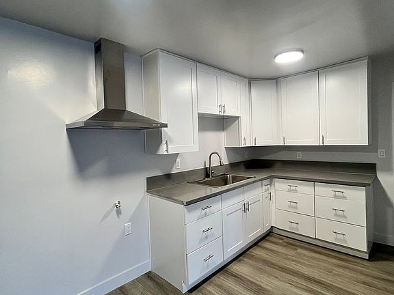 4th image of 1230 W 105th St #1240-12