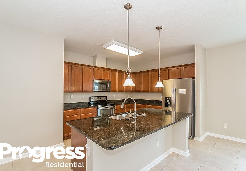 1st image of 2568 Creekfront Dr