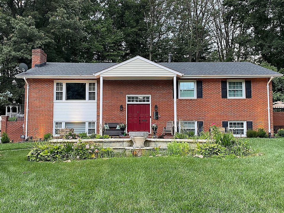 1st image of 3330 Rose Ln
