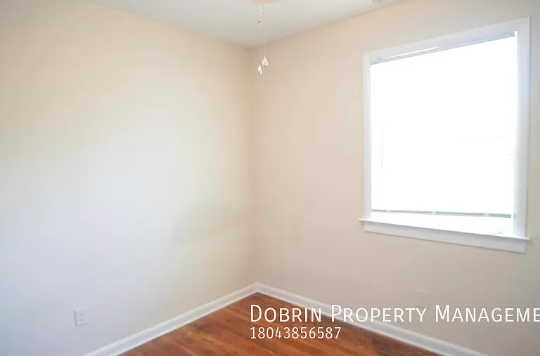 1011 Kinney St — Photo 9