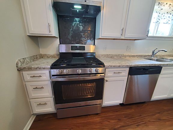 5th image of 24328 Rosemarie Ave