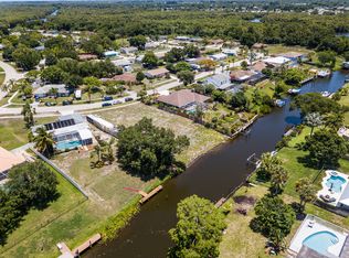 410 NE Cornwall Ave, Port Saint Lucie, FL 34983