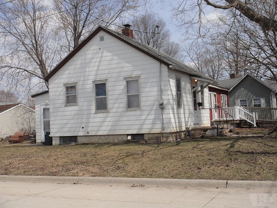 2nd image of 340 25th St SW