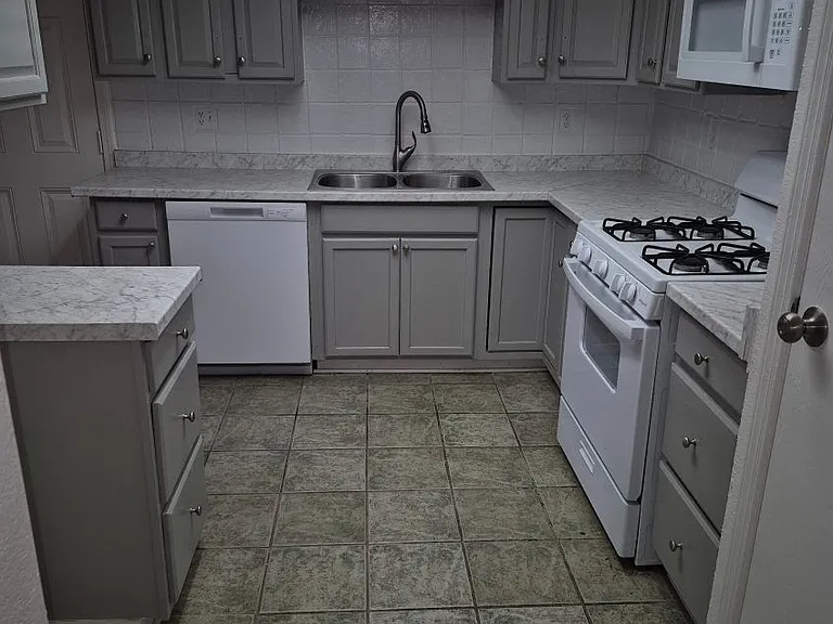 3421 Tascosa St — Photo 3