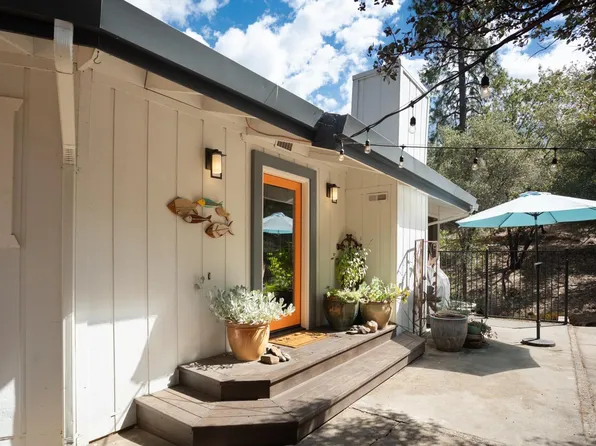 18297 Fair Oaks Dr, Penn Valley, CA 95946