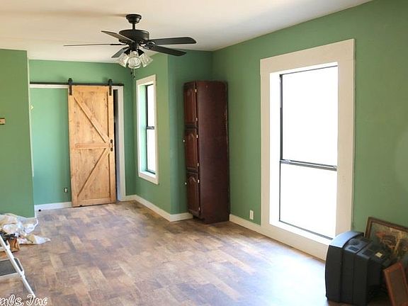 3rd image of 815 W Dequincy Ave