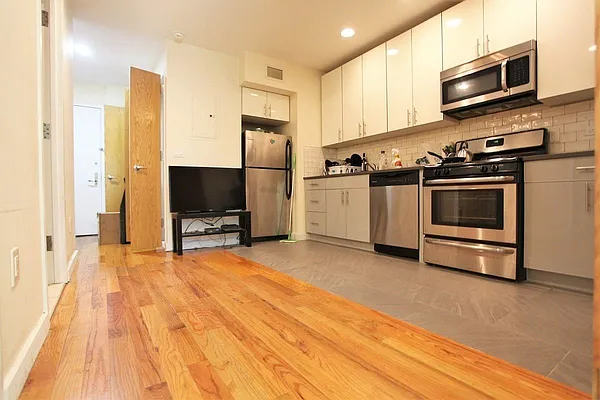 Rented by Metropolitan Property Group | media 17