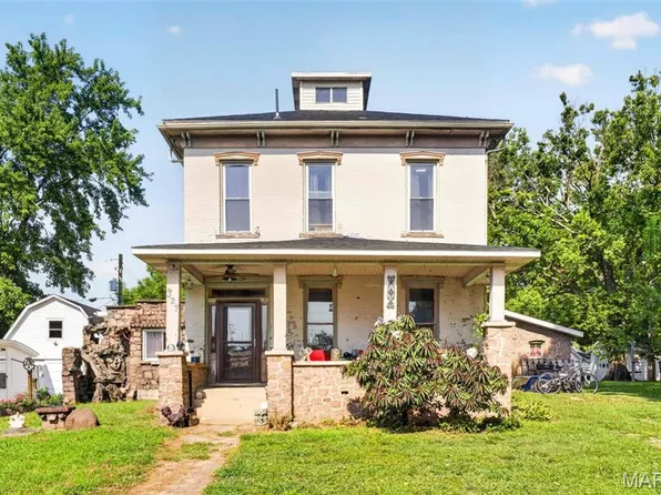 327 N 3rd St, Greenville, IL 62246