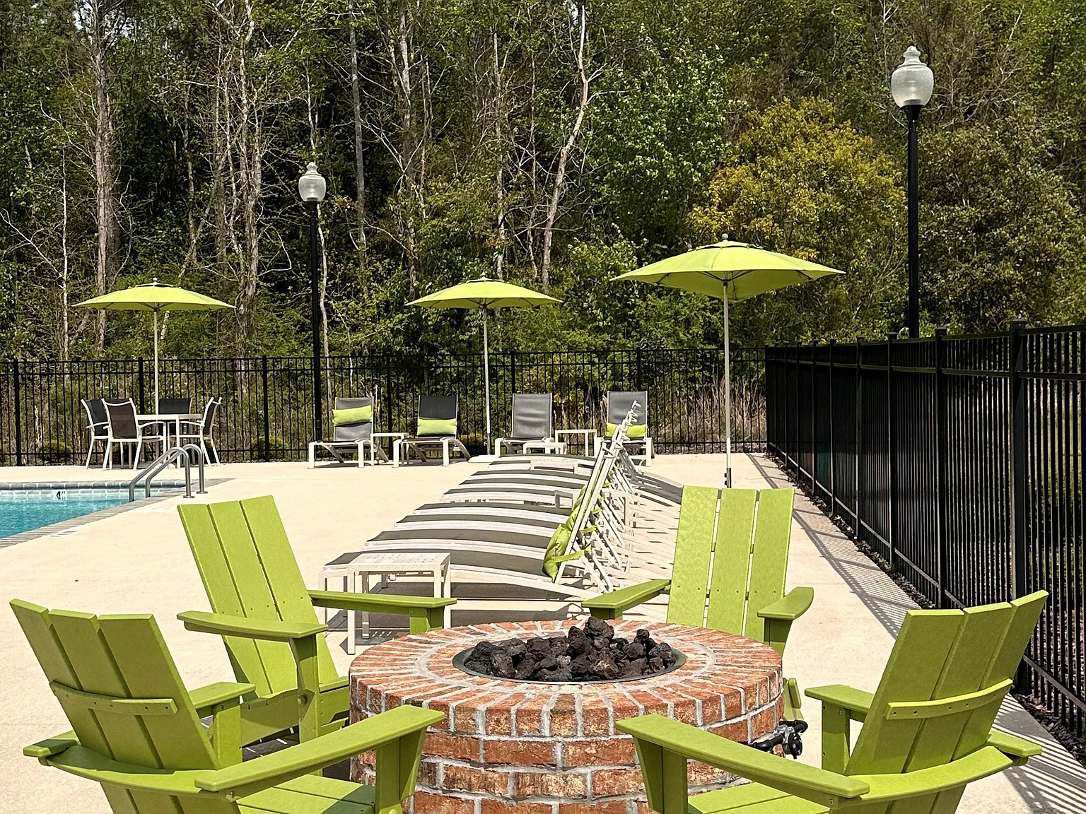 Comet West New Bern — Photo 4