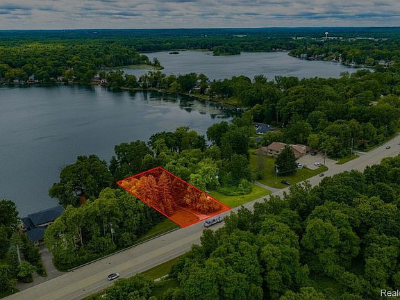 4th image of Vl 1 Grand River Ave