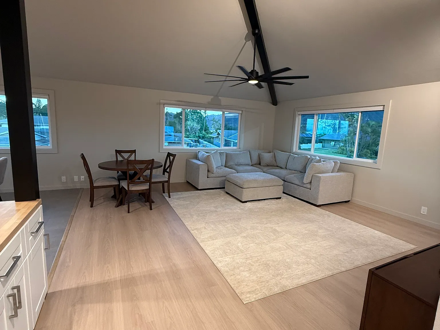 3 bed, 1639 sqft, $4,300 — Photo 3