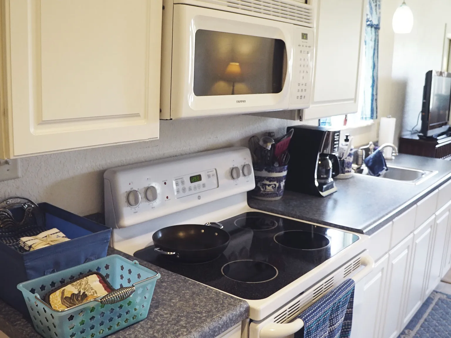 2 bed, 700 sqft, $1,400 — Photo 4