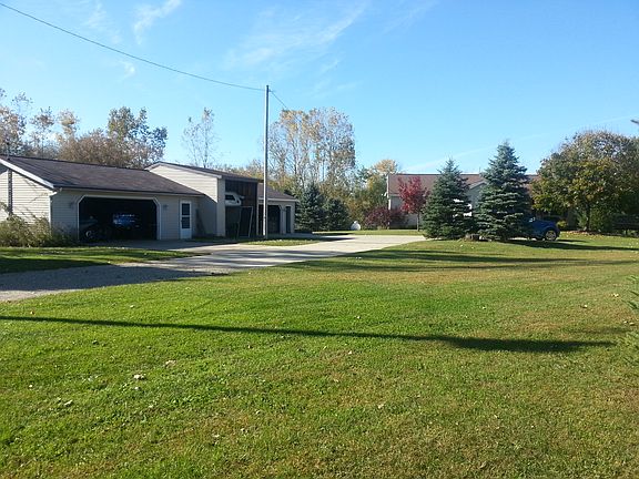 2nd image of 5125 Country Ln