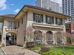 734 W Hutchinson St, Chicago, IL 60613